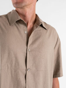 ESTASI Camicia regular in misto lino con colletto VALVERDE Fango (4)