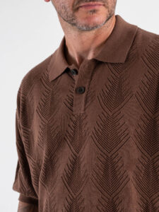 Polo comoda in maglia lavorata a mezza manica W85905 Coffee3 (5)