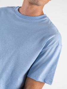 ESTASI T-shirt regular in cotone con spalla scesa SOLE Celeste (4)