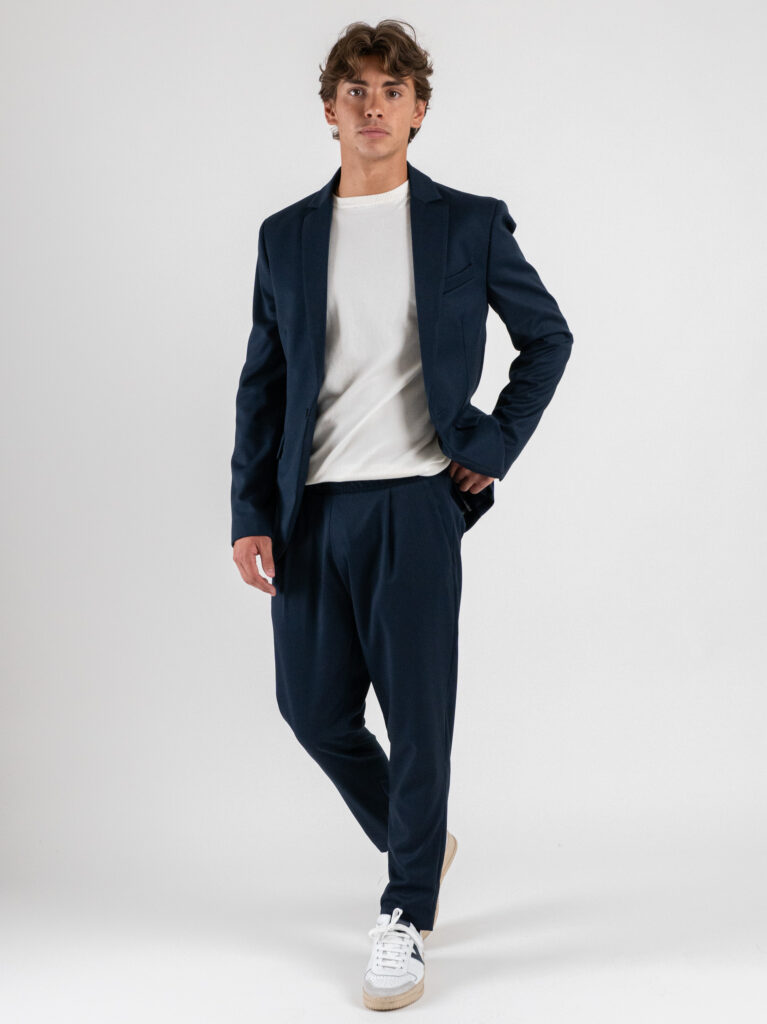 IMPERIAL Pantalone da abito con coulisse in vita e gamba morbida PC8QKBV Navy 3 Abiti