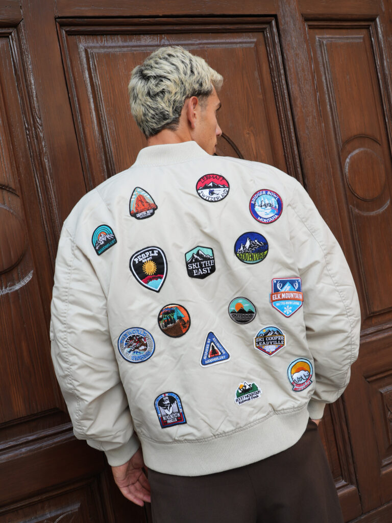 BERNA Bomber foderato in tessuto waterproof con patch applicate 252298 Beige 2 1 Outfit