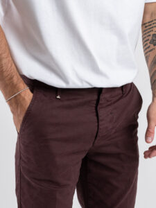 BERNA Pantalone chinos in cotone 252099 Melanzana (2)