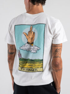 BERNA T-shirt in cotone a con stampa sul retro THE FINGER 252310 Panna (4)