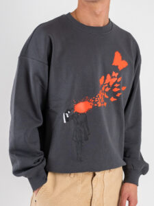 ONLY&SONS Felpa girocollo felpata con stampa farfalle BANKSY 22035203 Grey Pinstripe (4)