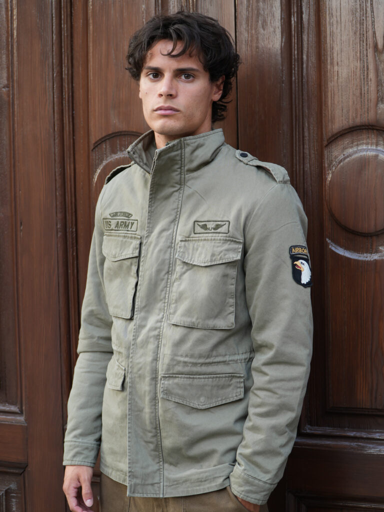 ONLYSONS Sahariana foderata con patch militari GEO EAGEL 22030488 Olive Night 1 1 Outfit