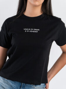 SUPERCULTURE T-shirt da donna boxy fit con ricamo VOGLIA DI DRINK AW1531 Nero (2)