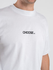 CHOOSE T-shirt Boxy Regular Love is a Feeling not a Decisions Bianco-Nero (3)