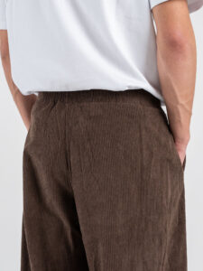 Coordinato in velluto a costine con camicia a manica lunga + pantalone over con coulisse 626 Moro (5)