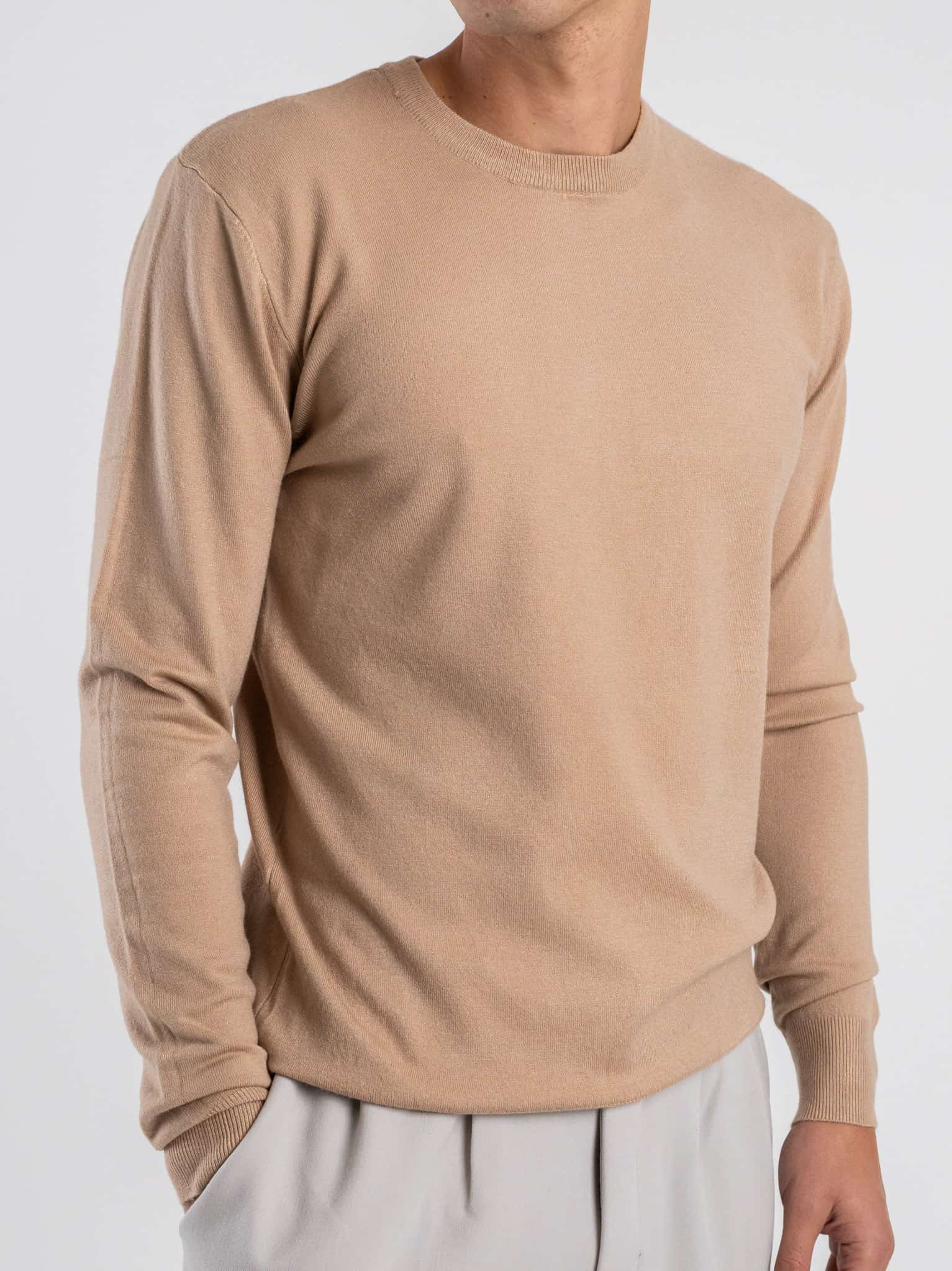 ESTASI Maglione girocollo slim in poliviscosa SINNER Camel