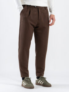 ESTASI Pantalone chinos morbido in poliviscosa con coulisse e bottone in vita MBAPPE’ INV Cioccolato (1)