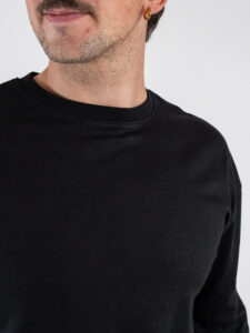 ESTASI T-shirt regular in cotone a manica lunga con spalla scesa GIOVE Nero (4)