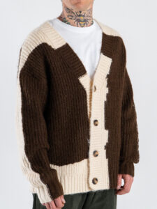 Cardigan bicolore in misto lana con scollo a V e bottoni 86104 Coffee1