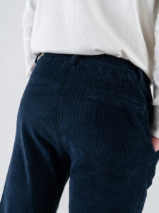 ESTASI Pantalone comodissimo in velluto a costine con pinces ed elastico in vita BECKHAM VEL Blu3