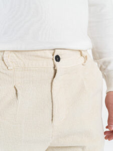 ESTASI Pantalone comodissimo in velluto a costine con pinces ed elastico in vita BECKHAM VEL Panna3