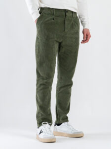 ESTASI Pantalone comodissimo in velluto a costine con pinces ed elastico in vita BECKHAM VEL Verde6