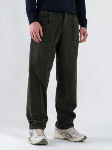 ESTASI Pantalone in velluto con gamba morbida ed elastico in vita SANE’ Verde1