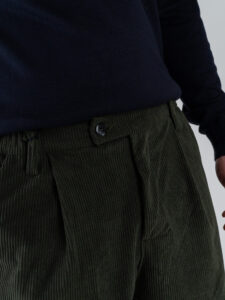 ESTASI Pantalone in velluto con gamba morbida ed elastico in vita SANE’ Verde2