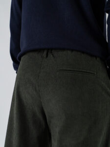 ESTASI Pantalone in velluto con gamba morbida ed elastico in vita SANE’ Verde3