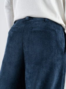 ESTASI Pantalone regular invernale in velluto con gamba larga ed elastico in vita YAMAL INV Blu3