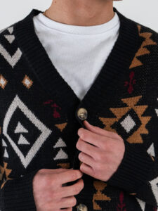 TOOCO Cardigan in misto cachemire e lana con bottoni e stampa etnica UXMAL Black4