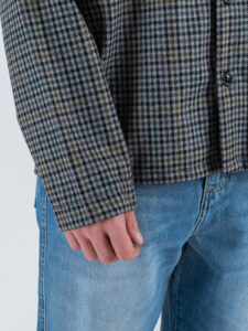 Camicia crop over in misto lana fantasia pied de poule 002 Grigio (5)