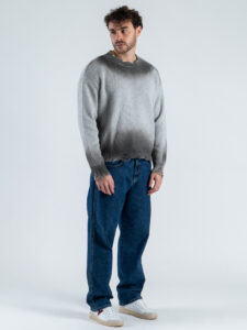 Maglione in cotone crop sfumato con strappi sul fondo 1272 Grigio (2)