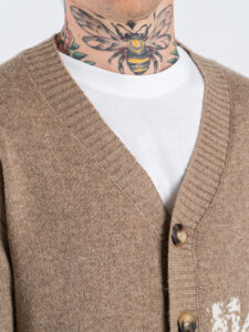 TOOCO Cardigan regular in misto cachemire e lana con bottoni e stampa Malibù Tortora (4)