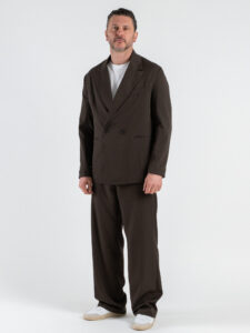 Abito intero regular con giacca over a un petto e mezzo + Pantalone gamba larga BARI Cioccolato (1)