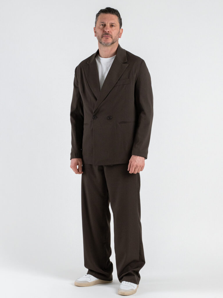 Abito intero regular con giacca over a un petto e mezzo Pantalone gamba larga BARI Cioccolato 1 Abiti