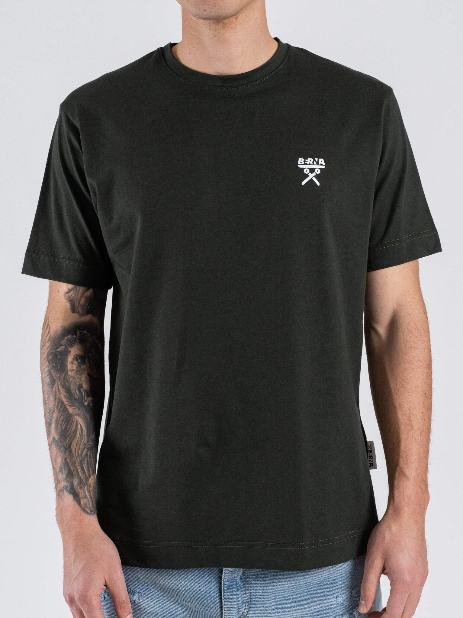 BERNA T-shirt basic over a mezza manica con logo sul cuore 261061 Army