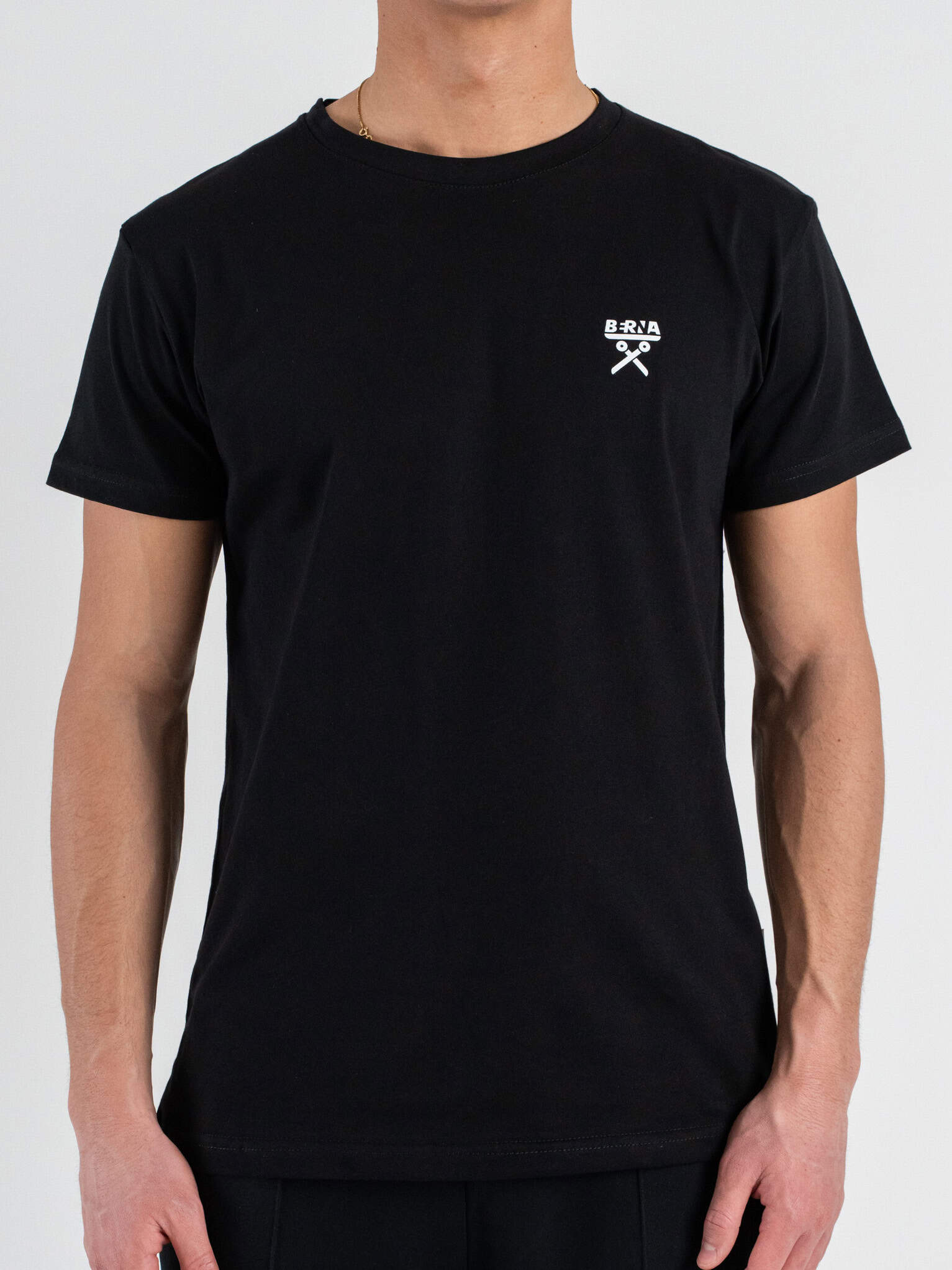 BERNA T-shirt regular in cotone con logo sul cuore 261062 Nero