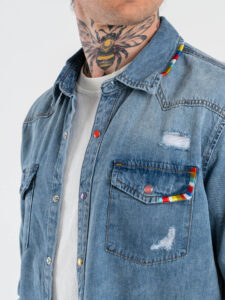 GIANNI LUPO Camicia di jeans slim in cotone con rotture e particolari colorati GL6520Q (3)