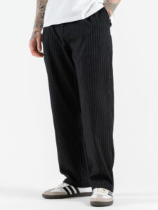 Pantalone loose fit gessato con pences 246 Nero (2)