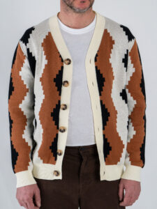 TOOCO Cardigan regular in cotone con bottoni e stampa azteca MCLK CURCUMA Panna (3)