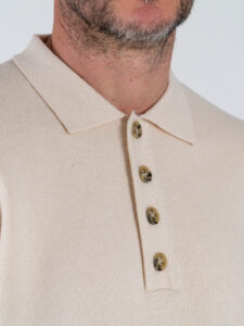 TOOCO Polo regular misto lana con bottoni e stampa palme MALIBÙ Crema (4)