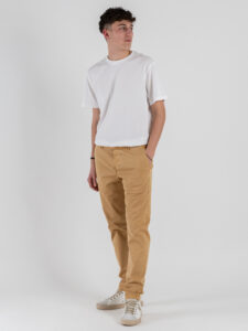 BERNA Pantalone slim chinos in cotone 261297 Cammello (1)