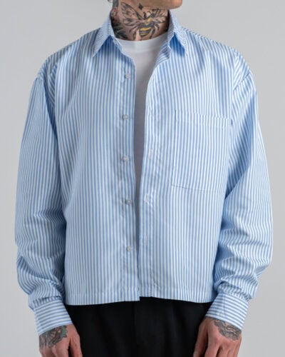 Camicia over in cotone croppata fantasia righe con tasca frontale 7801 Azzurra