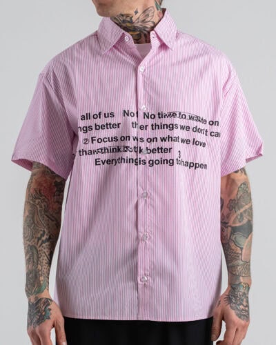 Camicia regular in cotone a mezza manica rigata con scritte frontali 1012 Pink