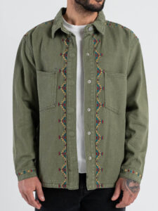 IMPERIAL Camicia regular con tasche e ricami colorati C84063P001 Army (5)