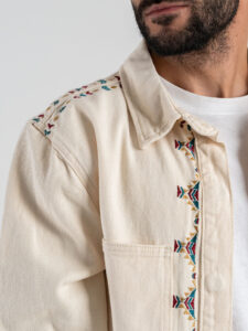 IMPERIAL Camicia regular con tasche e ricami colorati C84063P001 Sabbia (4)