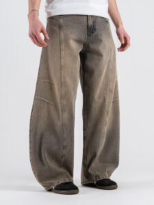 Jeans balloon con slavature sabbiate e cuciture in evidenza 537 Black (3)