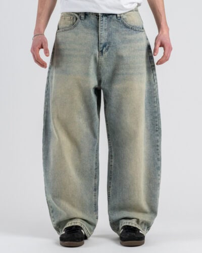 Jeans balloon fit con lavaggio sabbiato 386