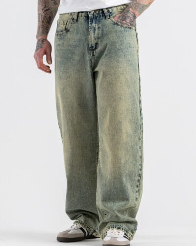 Jeans balloon fit con slavatura sabbiata 3159