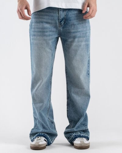 Jeans flare fit slavato con fondo a taglio vivo 542 Blue