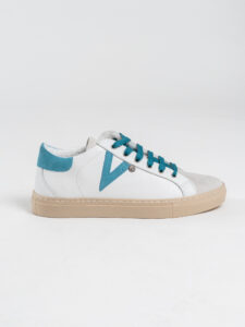 V2 Sneakers a suola bassa in pelle bianca con V a contrasto e tallone in camoscio beige SUBIV2 Tiffany (3)