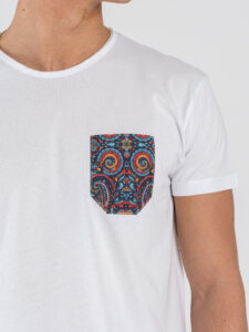 V2 T-shirt basica con taschino fantasia boho TUBIT7 Bianca (4)