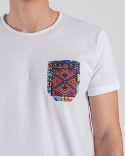 V2 T-shirt basica con taschino fantasia etnica TUBIT19 Bianca