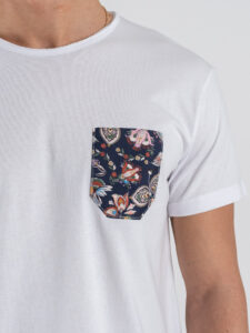 V2 T-shirt basica con taschino fantasia fiori TUBIT10 Bianca (4)