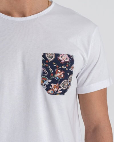V2 T-shirt basica con taschino fantasia fiori TUBIT10 Bianca