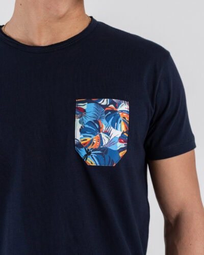 V2 T-shirt basica con taschino fantasia foglie TUBLT13 Blu